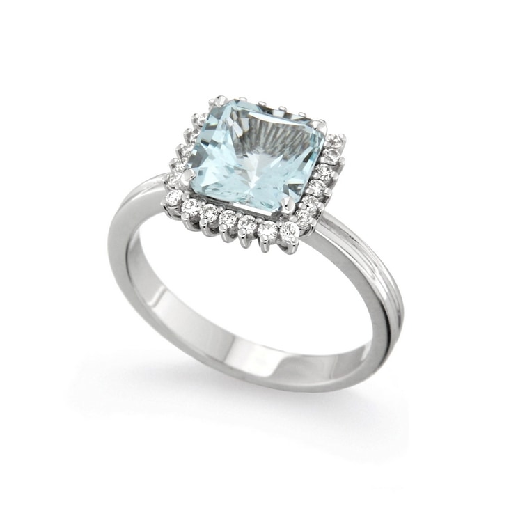 Anello con acquamarina Princess e contorno di diamanti