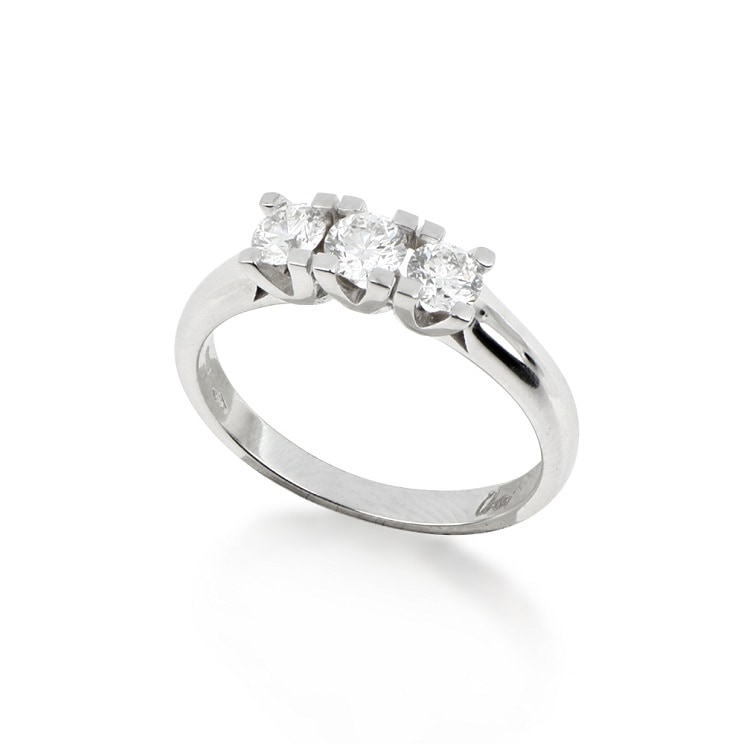 Anello trilogy con diamanti