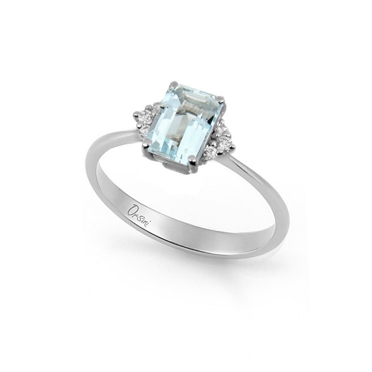 Anello con acquamarina taglio smeraldo e diamanti