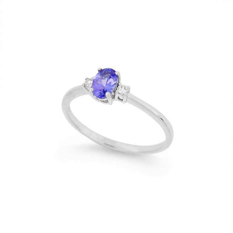 Anello con tanzanite ovale e diamanti