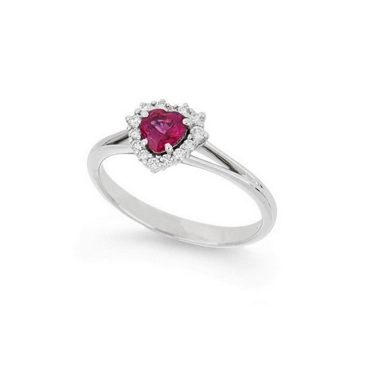 Anello con rubino a cuore e diamanti