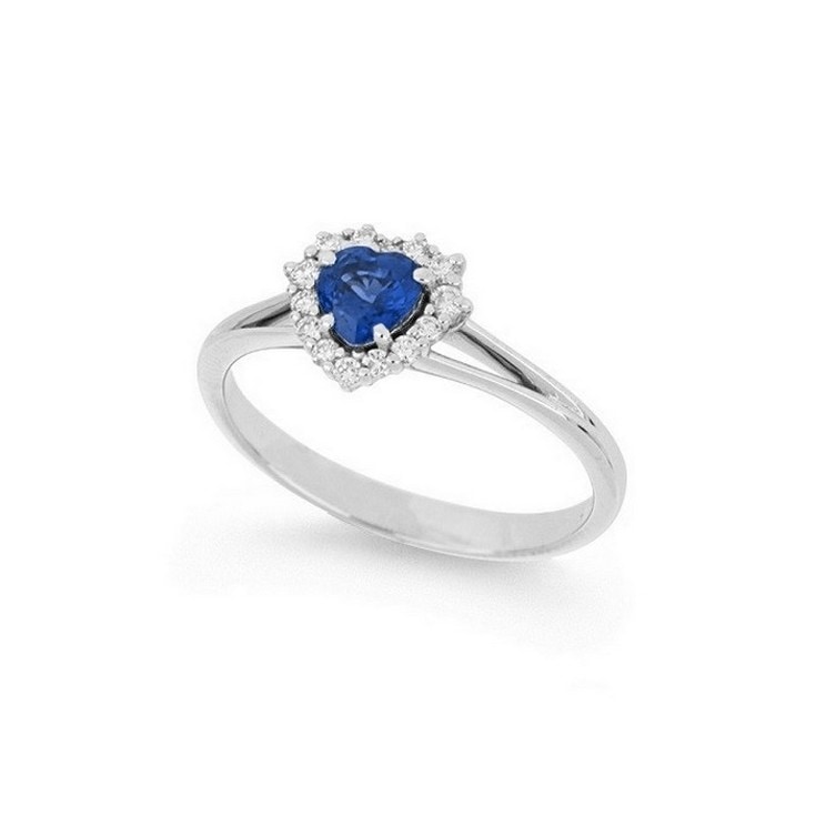 Anello con zaffiro a cuore e diamanti