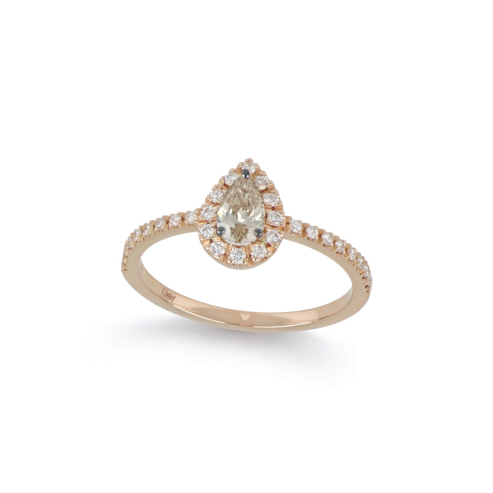Anello con diamante brown a goccia e contorno di diamanti