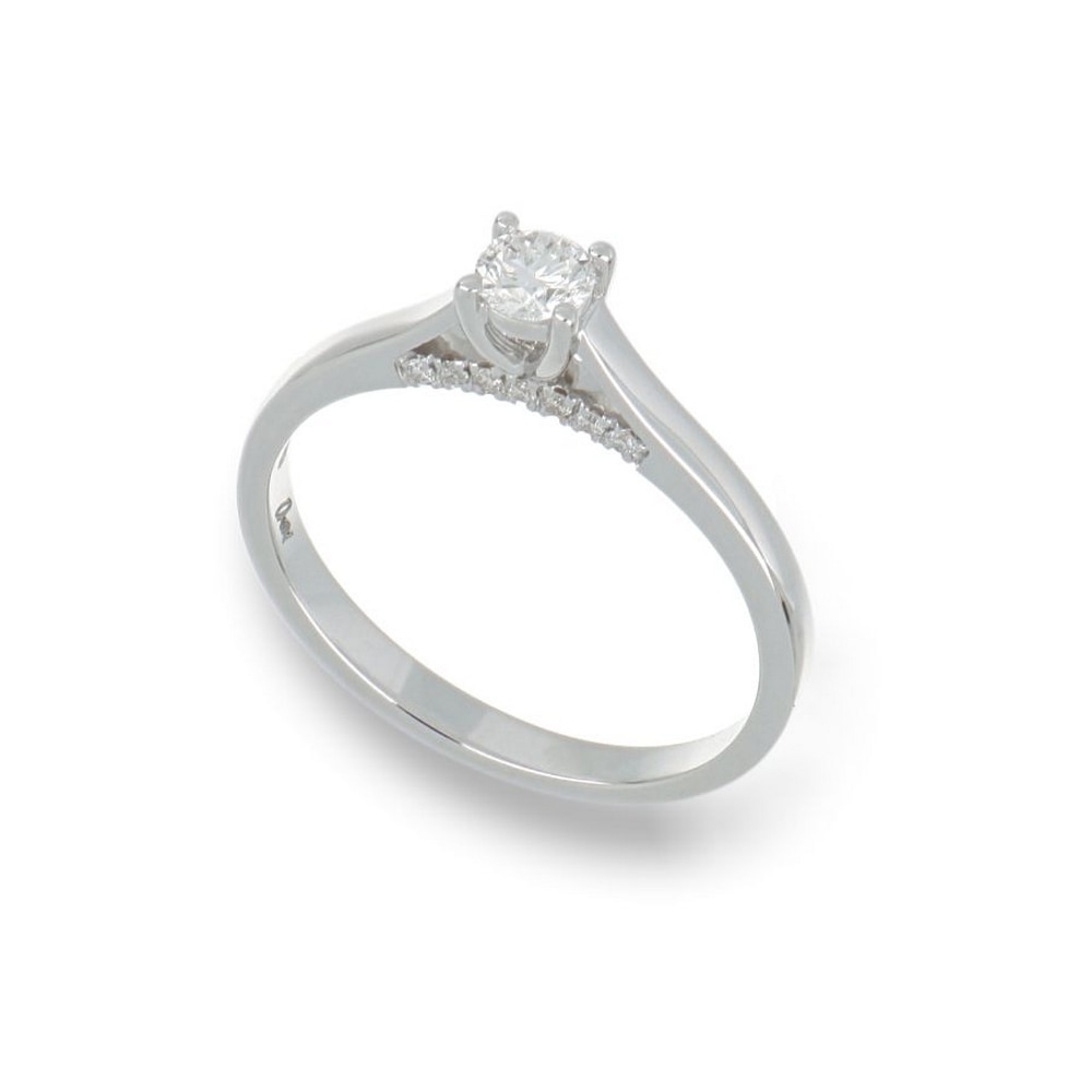Anello solitario con dettagli di diamanti
